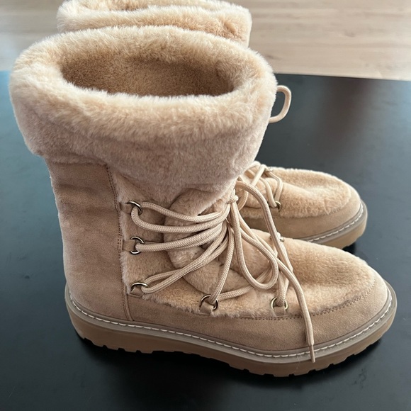 Ginna snow booties from JLO, size 8 - Picture 5 of 9